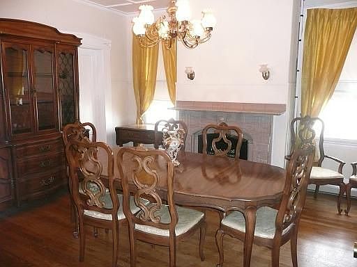 Hardwood floors & 2 fireplaces