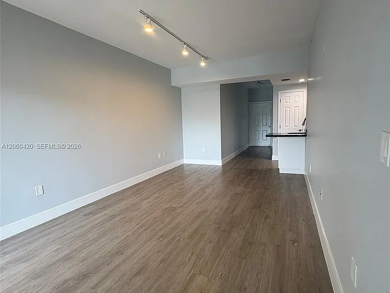 2100 Greenview Shores Blvd #513 — Photo 15
