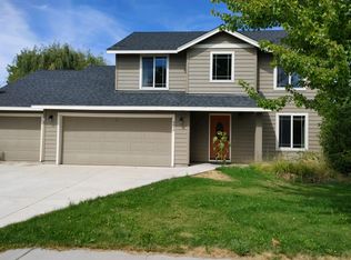 2055 NW Kingwood Ave, Redmond, OR 97756