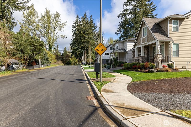 4th image of 8213 118th Avenue SE