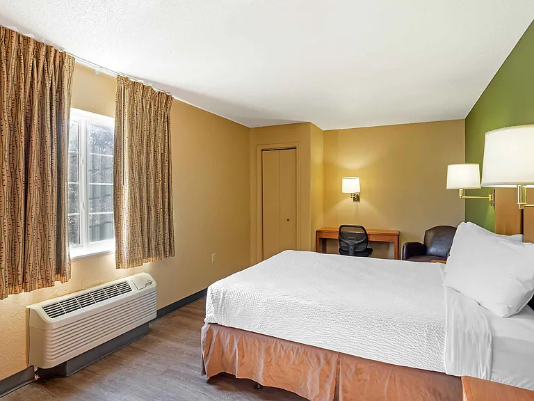 2 Bedroom Suite - 2 Queen Beds