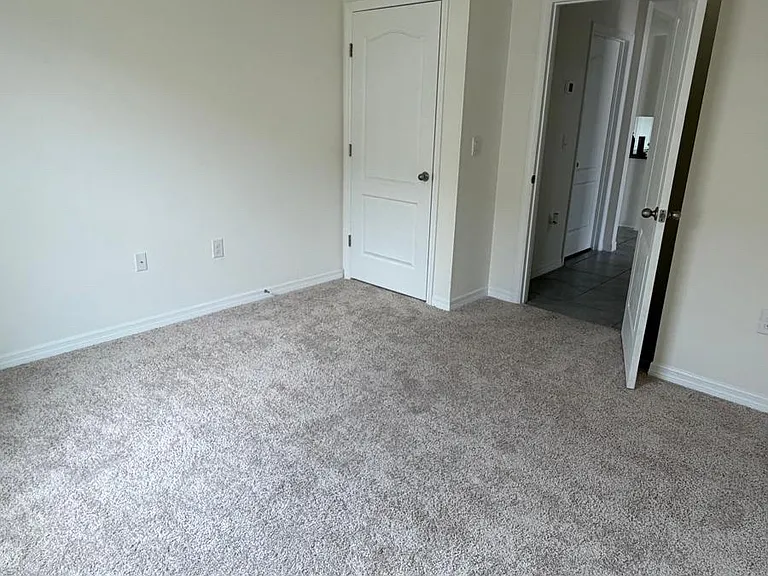 610 Grove St — Photo 4