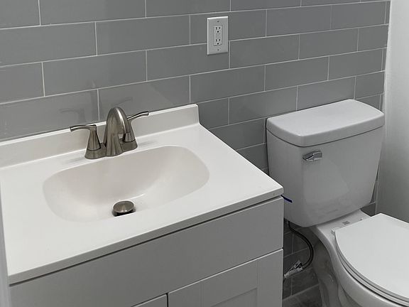 5th image of 445 N 52nd St #2