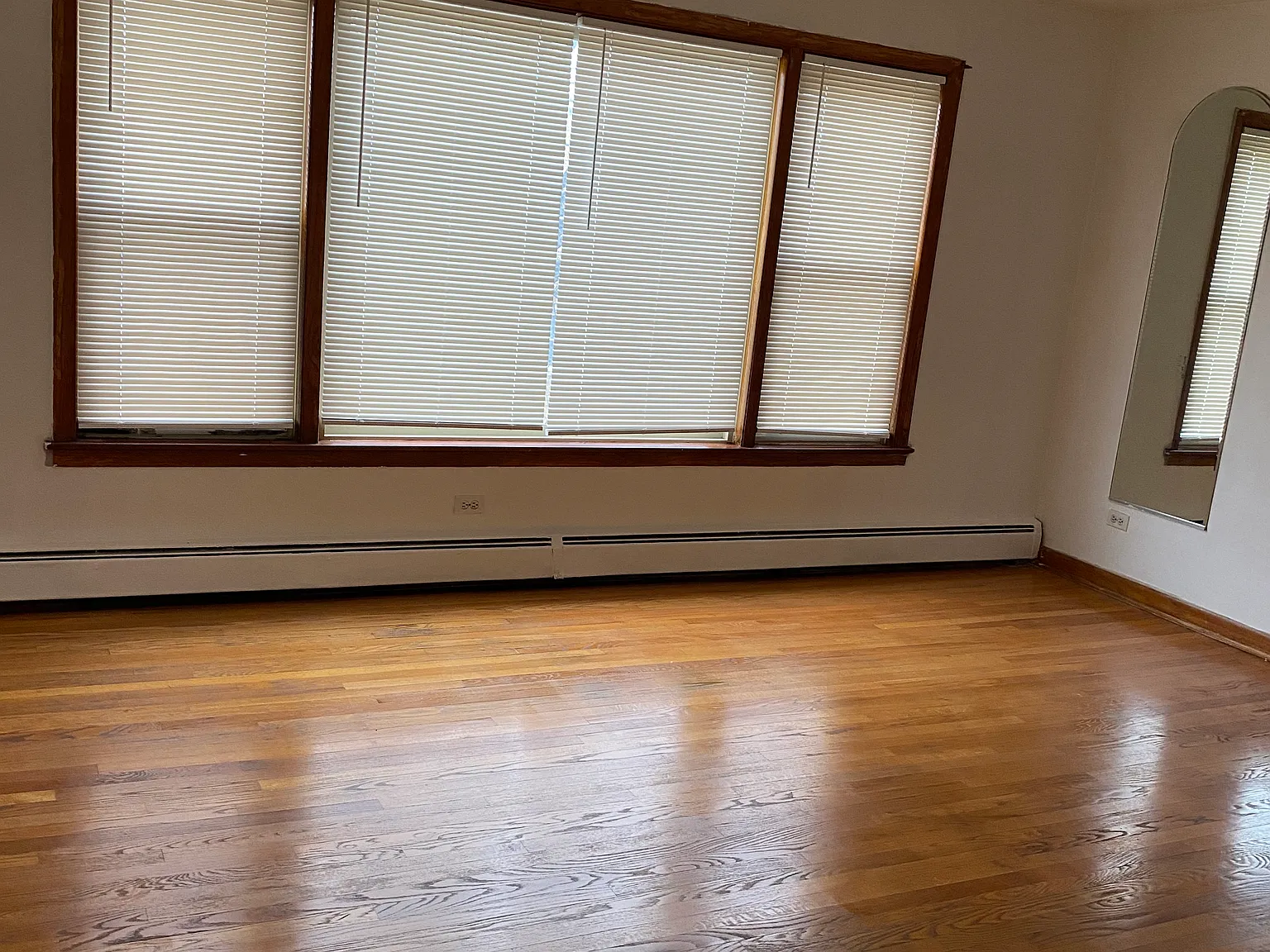 3 bed, 1100 sqft, $1,500 — Photo 1
