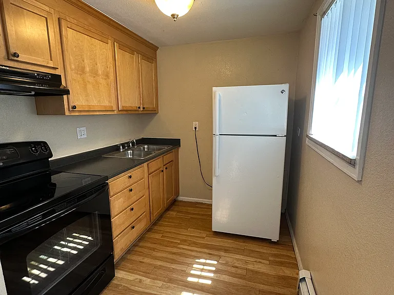Downing Apartments — Photo 5
