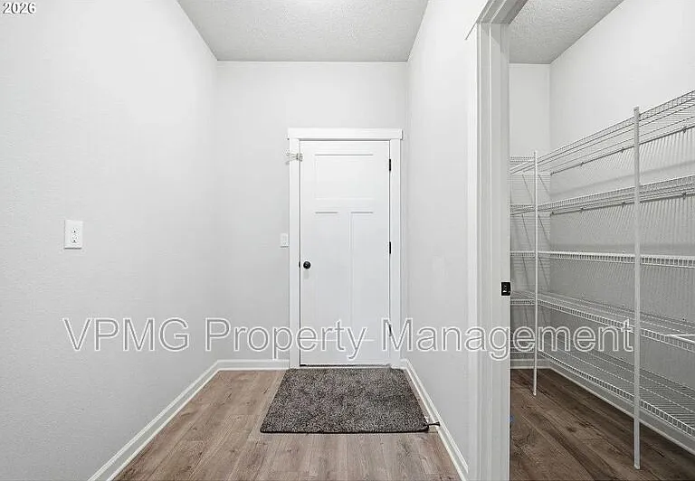 4704 NE 109th St — Photo 16