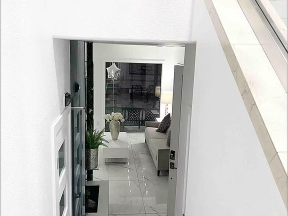 3rd image of 1105 Calle Dulce