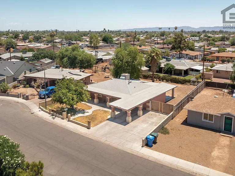 6321 W Whitton Ave — Photo 4