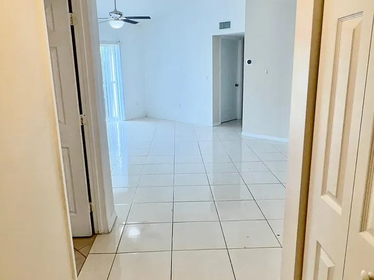 400 Crestwood Ct N #407 — Photo 11