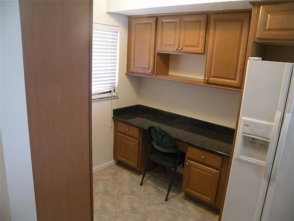 3rd image of 103 1st St E APT 101