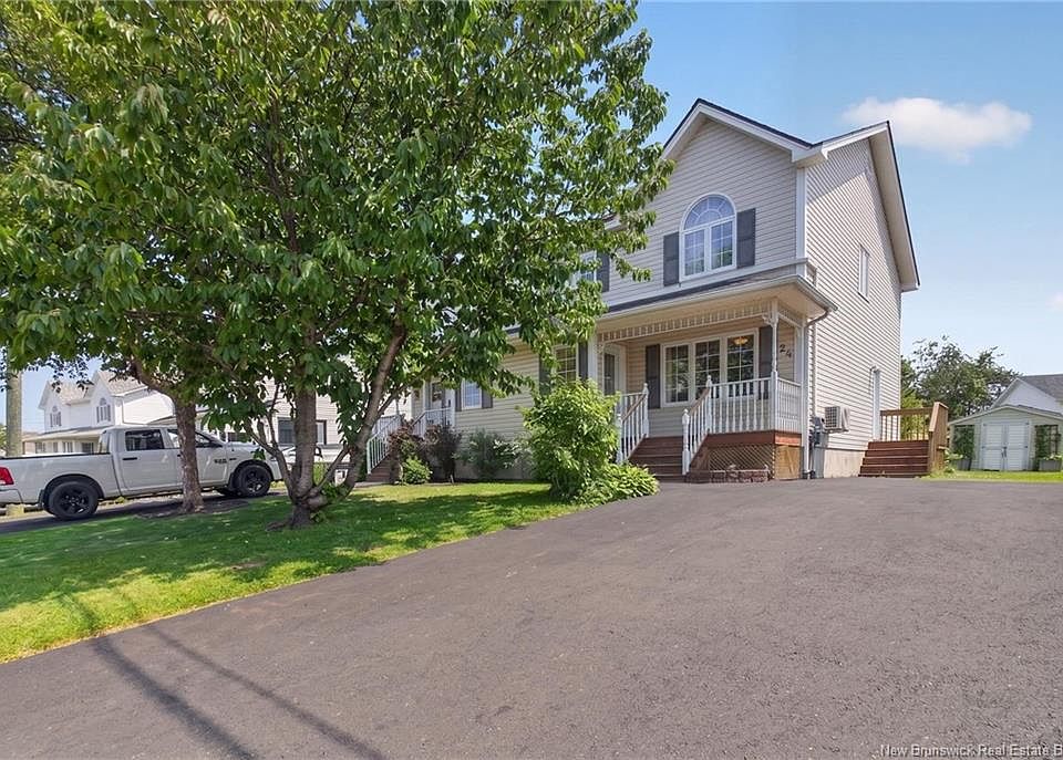 1st image of 24 Stoneham Dr
