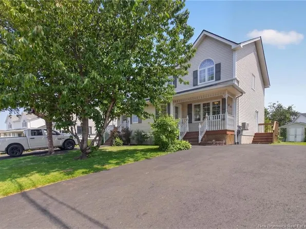 24 Stoneham Dr, Moncton, NB E1G 4Z6
