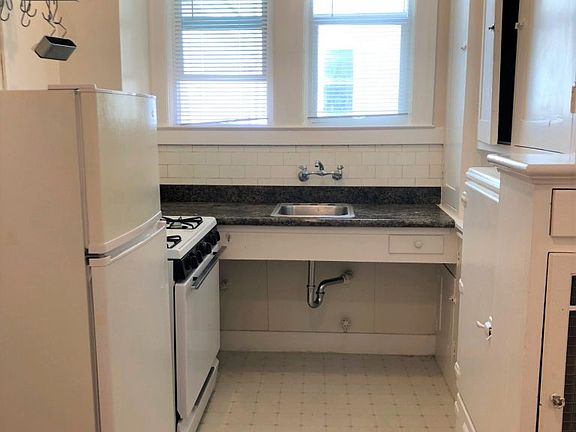 4th image of 227 Sanchez St APT 3