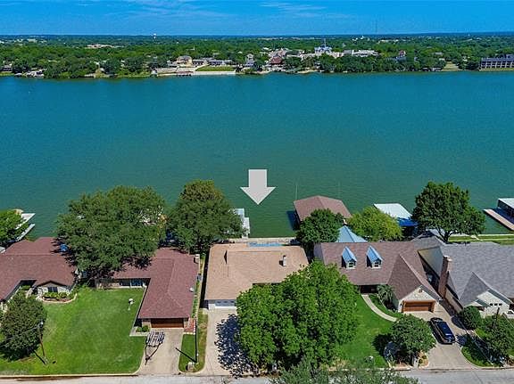 5th image of 304 Bahama Ct