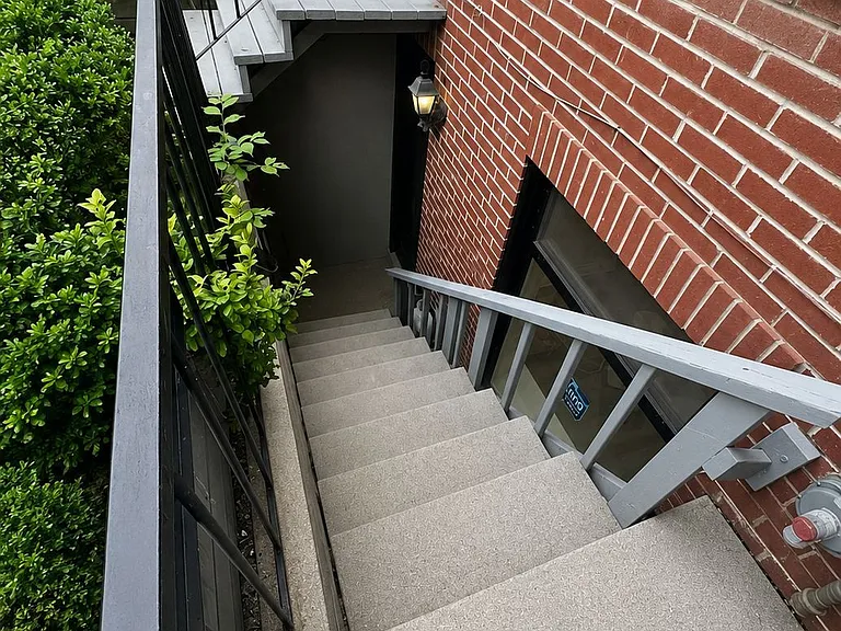 238 Ontario St #LOWER — Photo 2