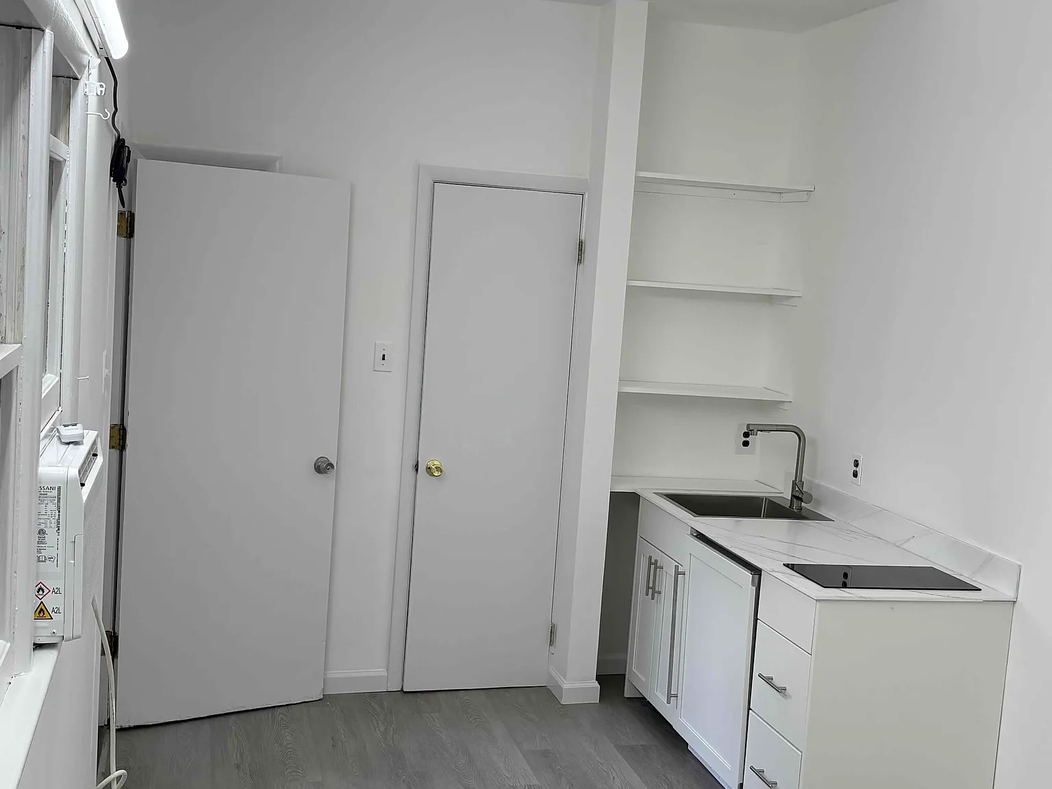Studio, 300 sqft, $1,550 — Photo 3