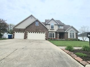 633 S Dobbs Glen St, Terre Haute, IN 47803