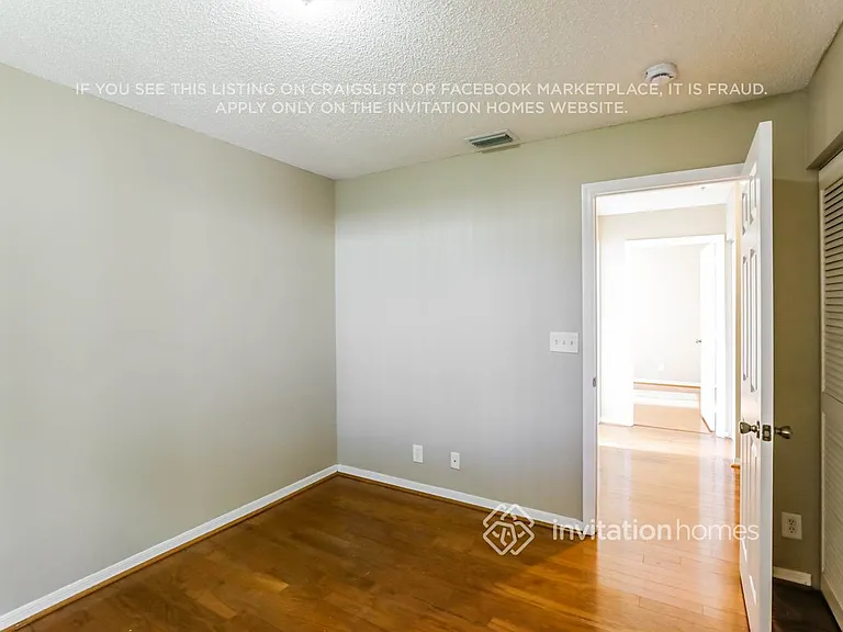 10841 SW 14th Ct — Photo 13