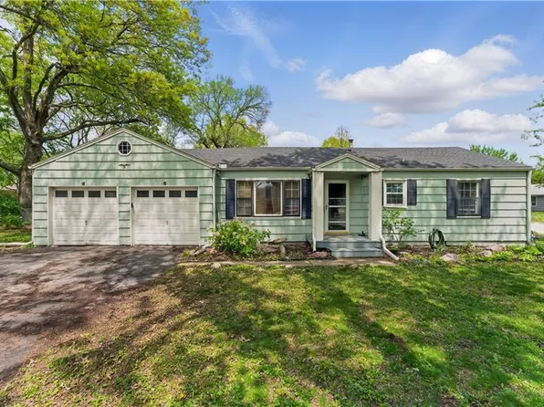 204 E Oak St, Olathe, KS 66061