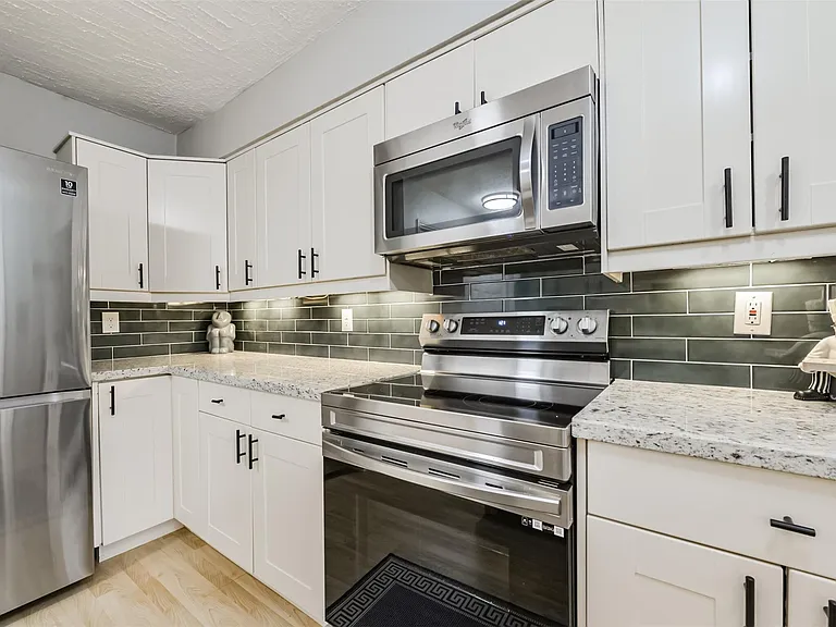 14111 Misty Meadow Ln — Photo 16