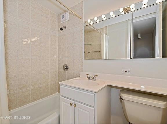 5th image of 2626 N Lakeview Ave APT 1010