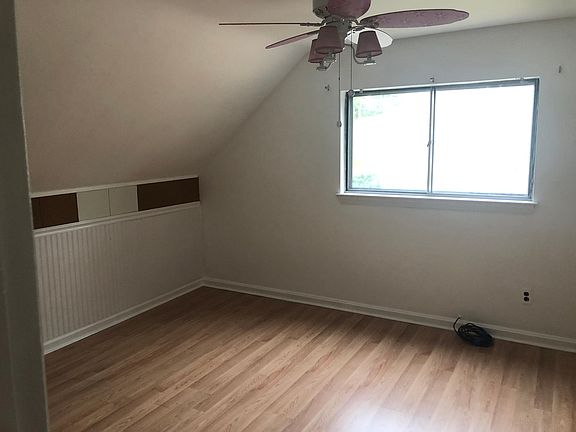 3rd image of 17 Rollingview Dr