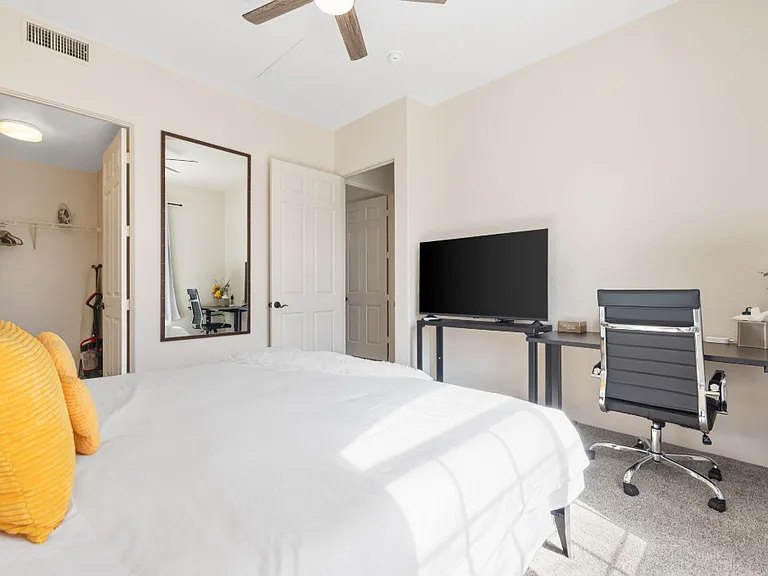 50590 Santa Rosa Plz — Photo 12