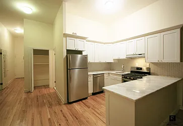 Rented by R New York