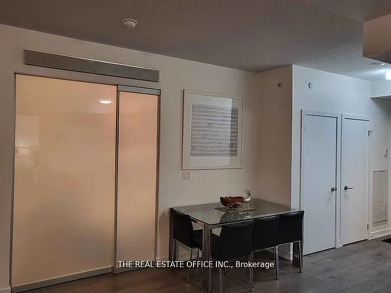 297 College St #603 — Photo 4