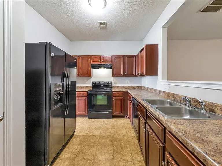 2306 Bigwood Trl — Photo 3
