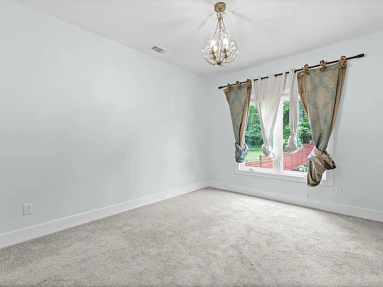 2045 Glenwood Ave SE — Photo 32