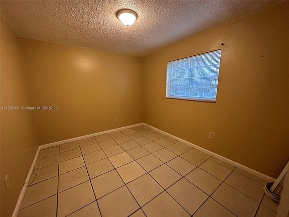 3rd image of 131 NW 77th St APT 5