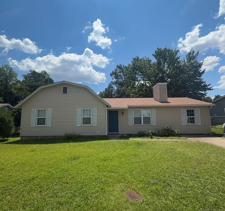 902 Laurel Ln