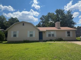 902 Laurel Ln, Jacksonville, NC 28546