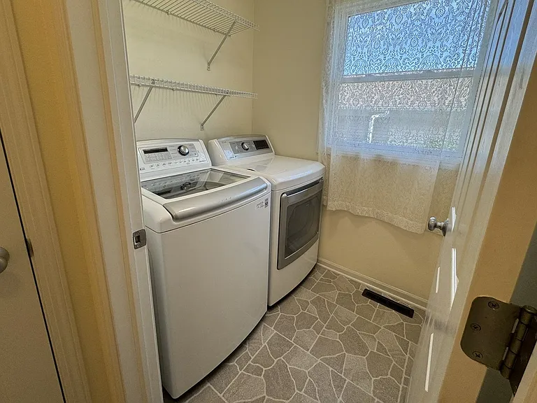 2723 Hampton St — Photo 22