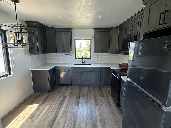 4th image of 590 Kendall Ave Unit A