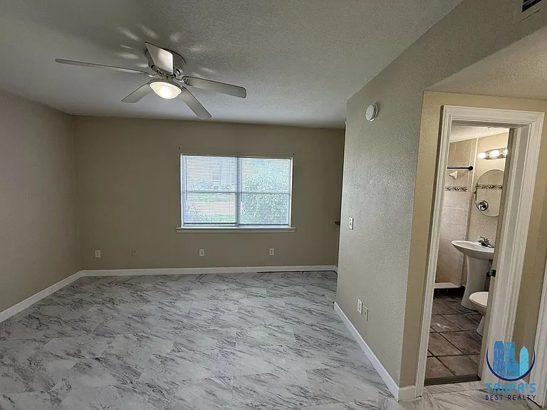 1355 Drew St — Photo 5