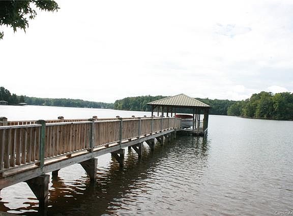 3rd image of 171 Eagle Chase Ln