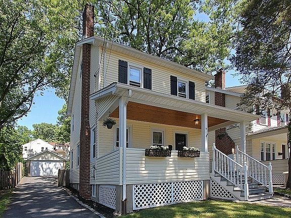 3rd image of 15 Hillside Ave