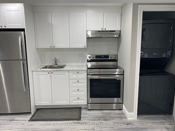 3rd image of 85 Echo Ridge Cres