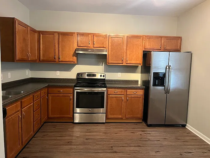 3 bed, 2.5 bath, 1800 sqft, $1,795 — Photo 1