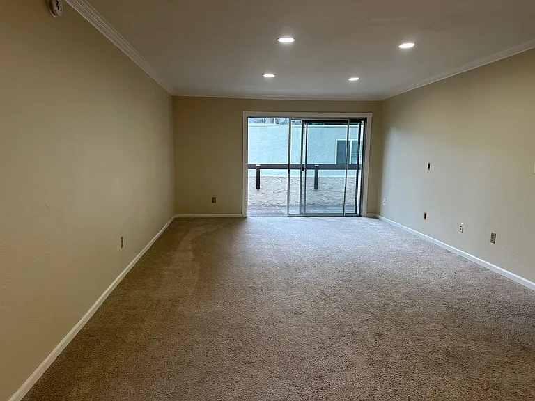 279 Tradewinds Dr #8 — Photo 10
