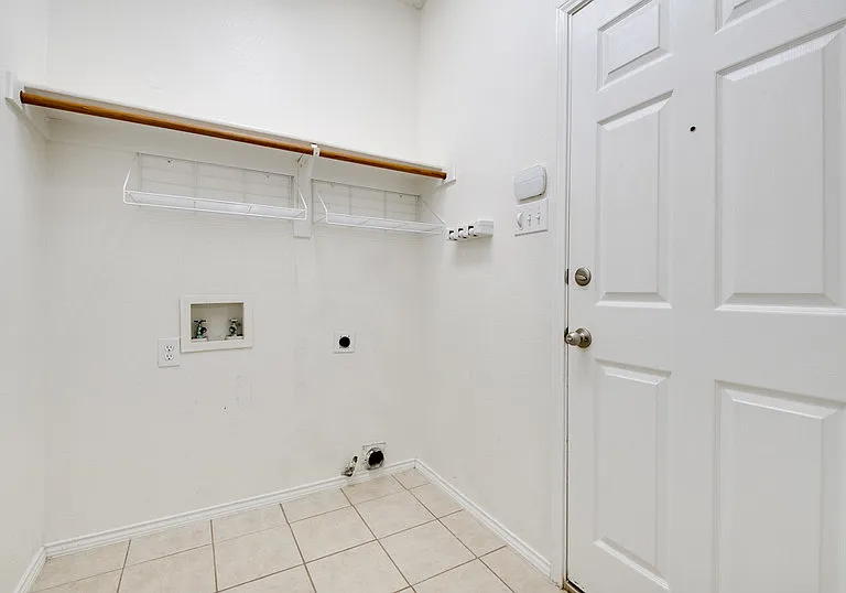 7813 Park Run Rd — Photo 16