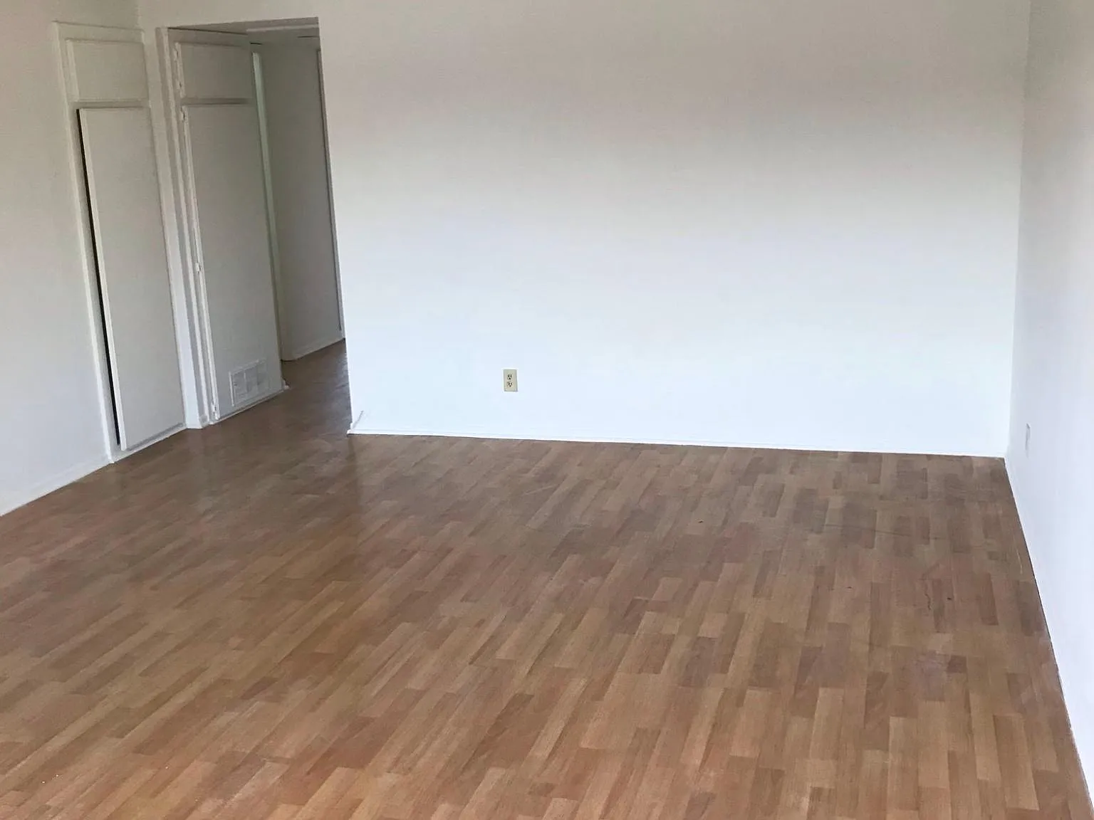 2 bed, 950 sqft, $2,795 — Photo 2