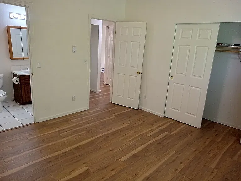 2 bed, 832 sqft, $2,000 — Photo 3
