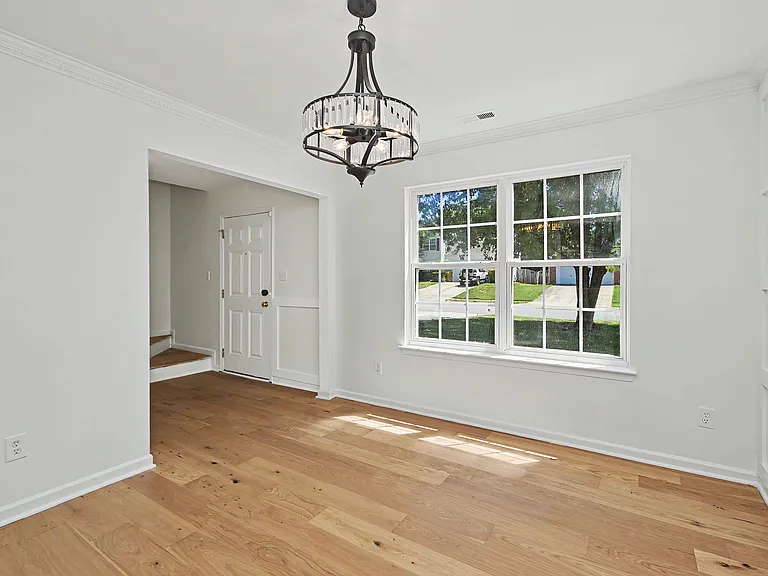 9819 Aventide Ln — Photo 12