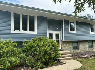 100 Sandra Ln, Normal, IL 61761