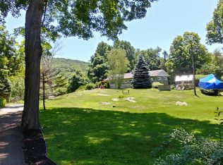 408 Oscawana Lake Rd, Putnam Valley, NY 10579