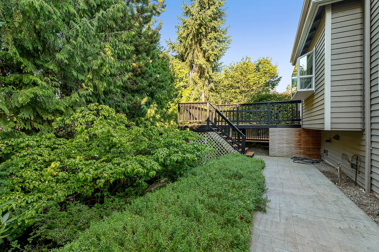 4 bed, 2.5 bath, 2080 sqft, $3,600 — Photo 4