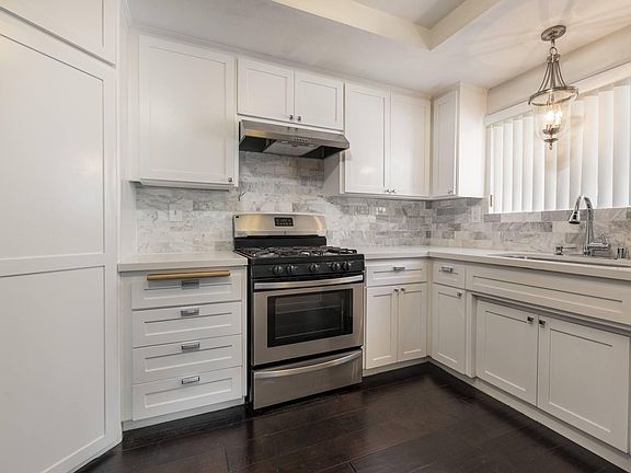 5th image of 12358 Moorpark St Unit 8
